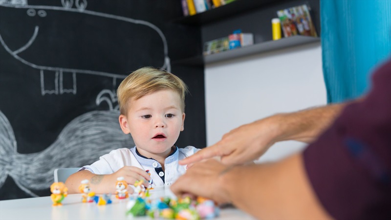 ¿Tu hijo presenta dificultades en el desarrollo del lenguaje? Guía desde la logopedia